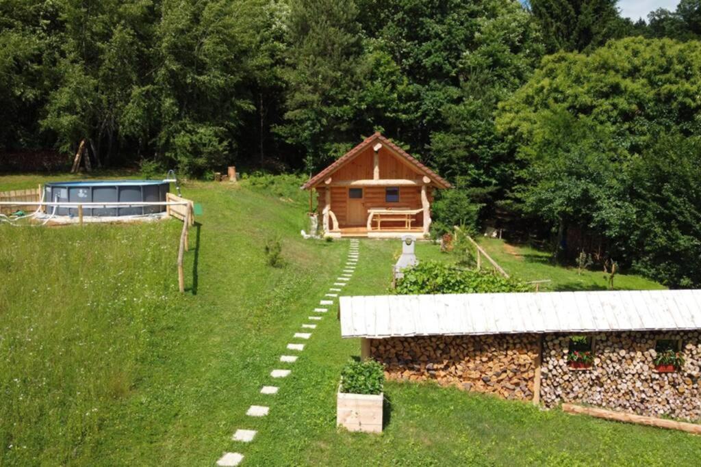 Hut At The Forest Male Brusnice Exterior foto