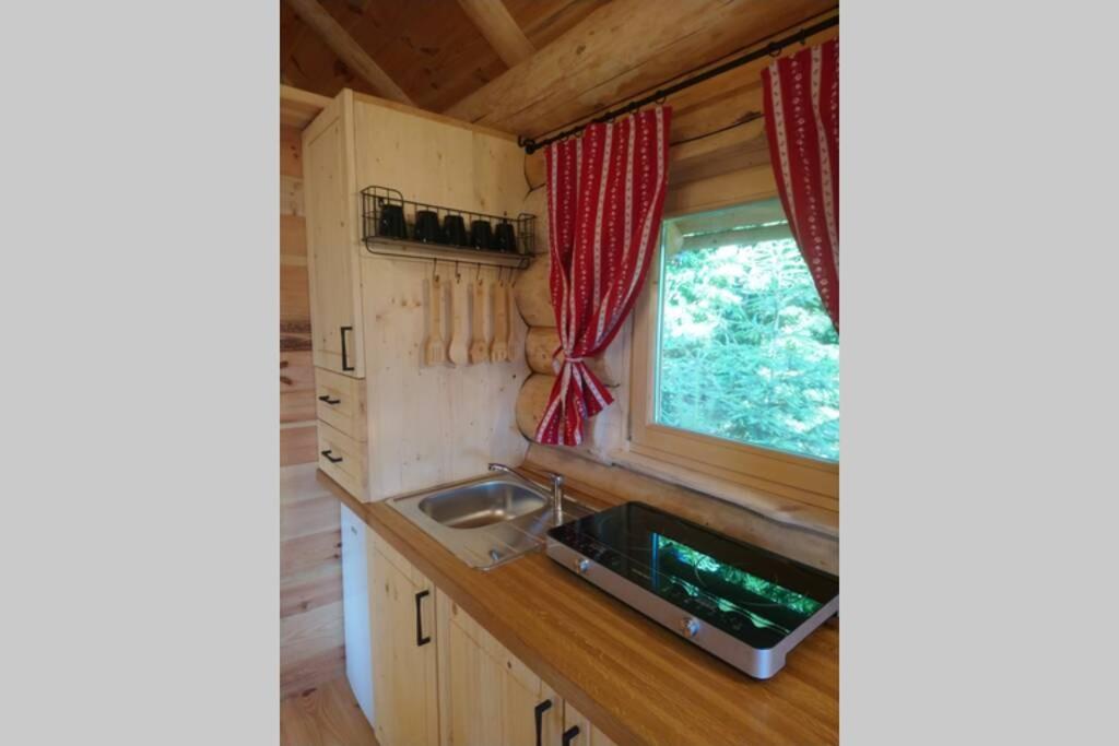 Hut At The Forest Male Brusnice Exterior foto